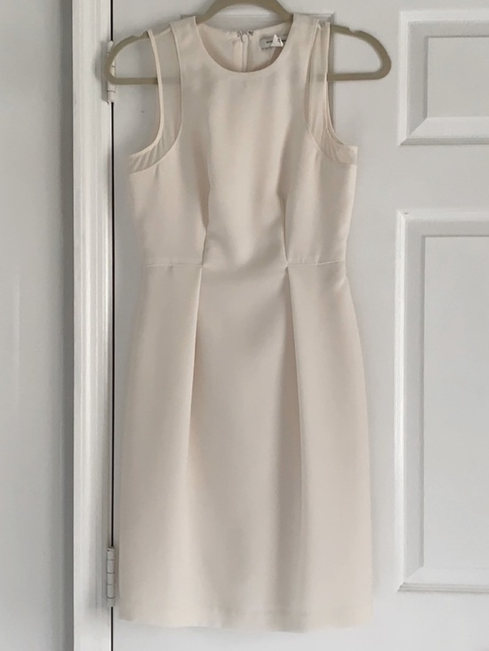 Club Monaco Dresses & Skirts - Club Monaco Cream Ohwen Sleeveless Sheath Dress Size 12